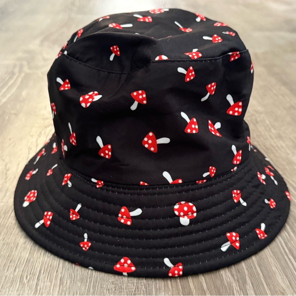 🍄Bundle 2/$18🍄 Mushroom Bucket hat. NWOT